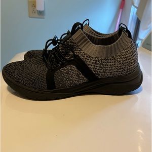 Nurse mates shoes size 7.5